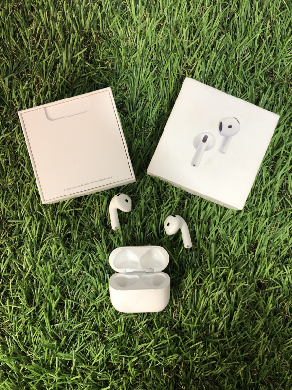 Наушники Apple airpods 4