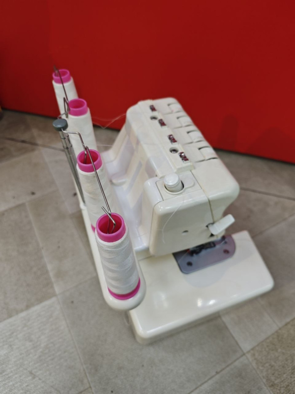 Швейная машина Toyota SLR4D