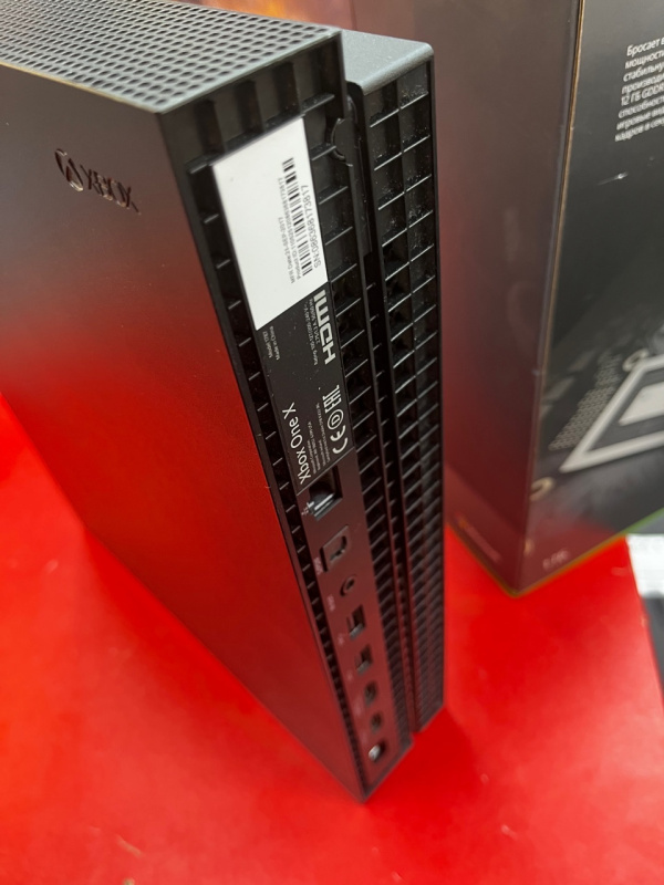 Игровая приставка Xbox one x 1 t