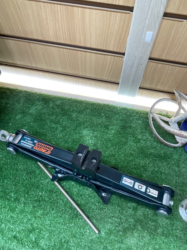 Домкрат AutoMaster AMD515 1500кг