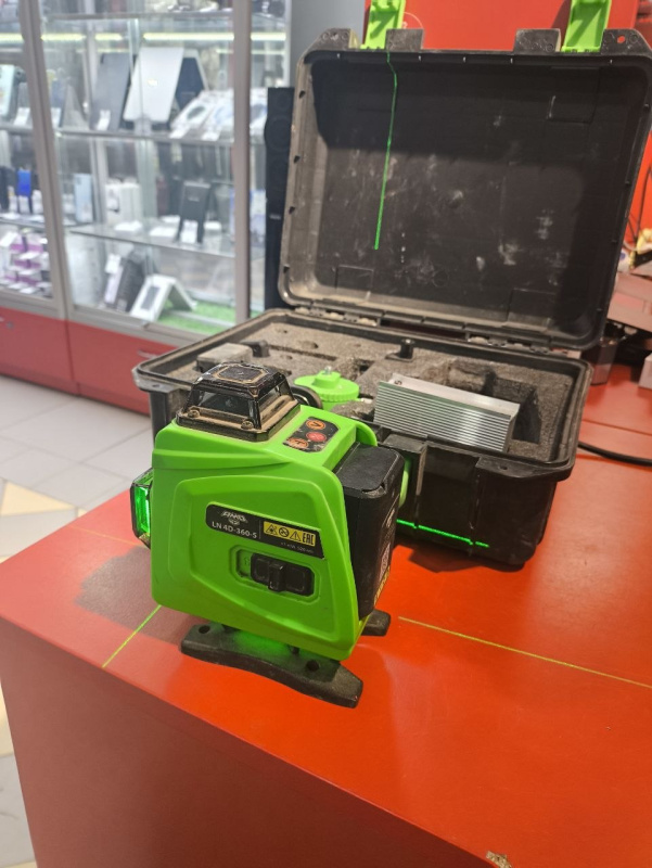 Лазерный уровень AMO LN 4D-360-5