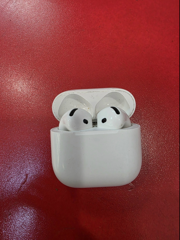 Наушники Apple AirPods4